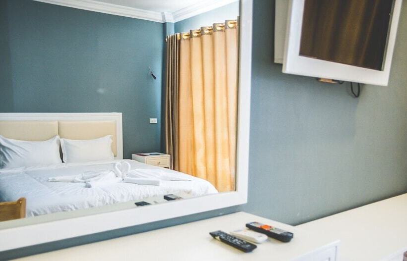 豪华洋房, Scarlet Sails Resort