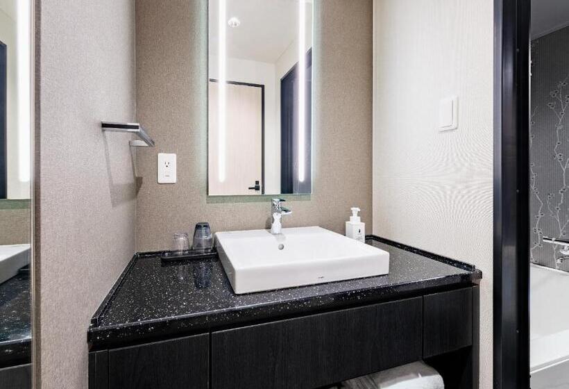 Deluxe Triple Room, Hankyu Respire Osaka