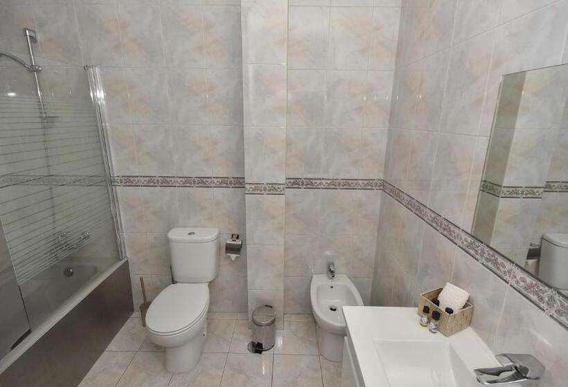 带阳台的豪华间, Classico Guesthouse