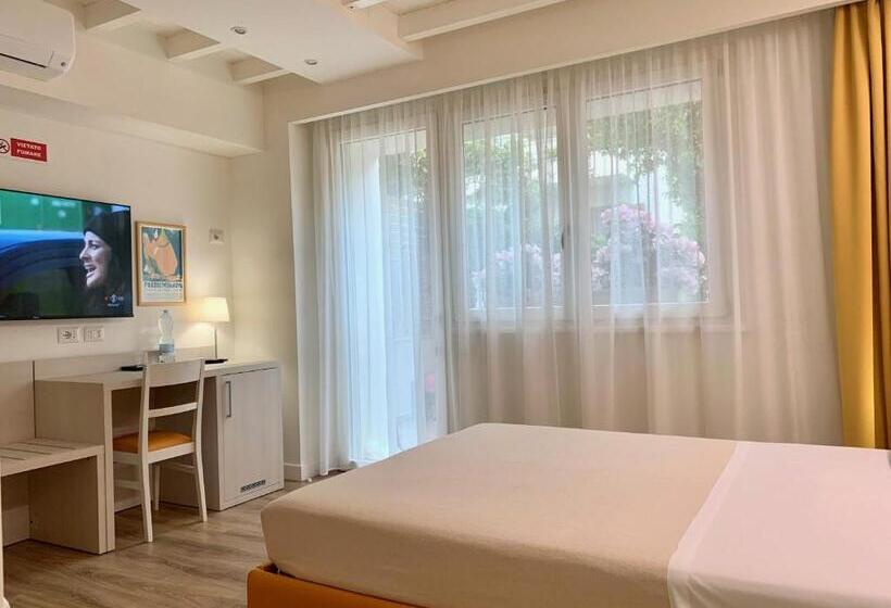 اتاق راحتی سه تخته, Affittacamere   B&b Villa Pini