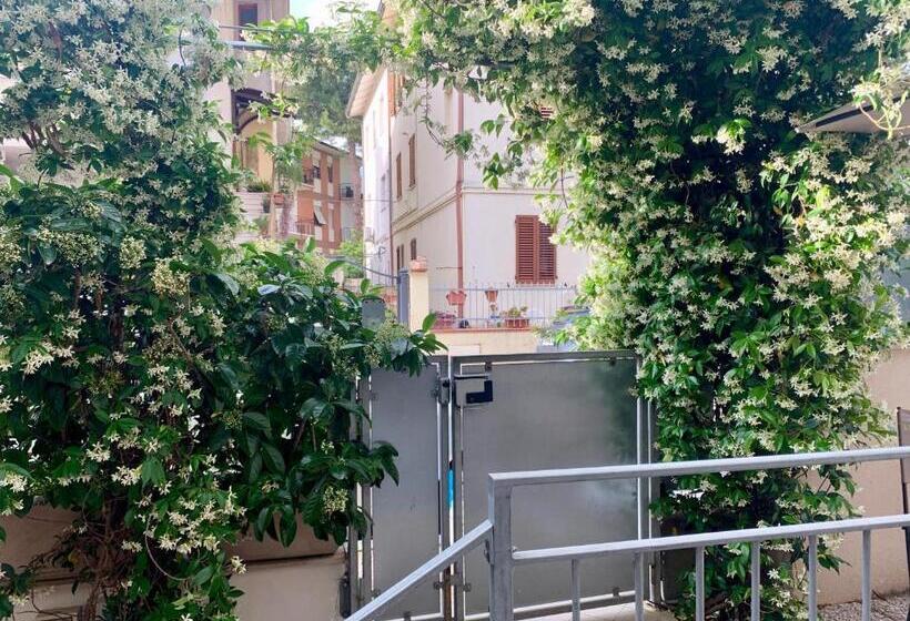 اتاق راحتی سه تخته, Affittacamere   B&b Villa Pini