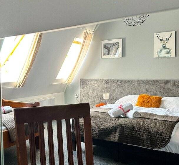 Quarto Triplo Comfort, Expolis Residence   City Center Mtp Targi   24h #betterthanyourex