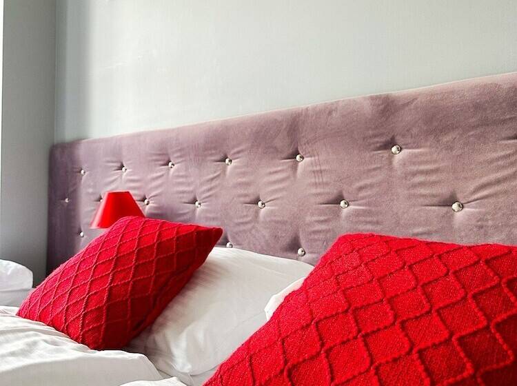 Quarto Triplo Comfort, Expolis Residence   City Center Mtp Targi   24h #betterthanyourex