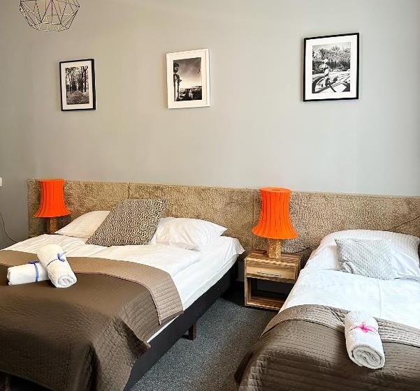 Quarto Quádruplo Premium, Expolis Residence   City Center Mtp Targi   24h #betterthanyourex