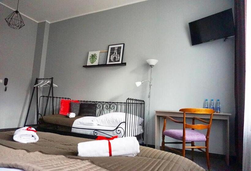Quarto Comfort, Expolis Residence   City Center Mtp Targi   24h #betterthanyourex