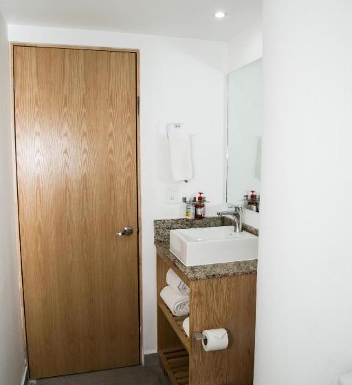Quarto Estandar, Booking 500
