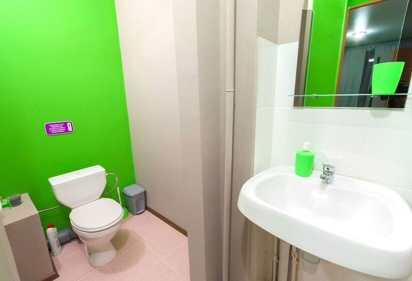 共用房间的床, Wiki Hostels