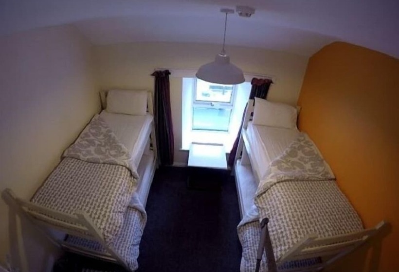 تختخواب در اتاق مشترک, Lahinch Hostel
