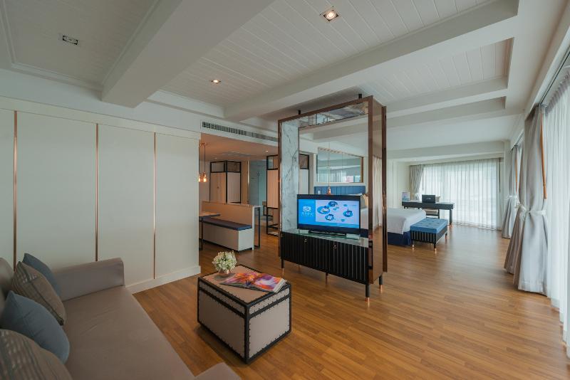Люкс Вид на Море, A One The Royal Cruise Hotel Pattaya   Sha Extra Plus