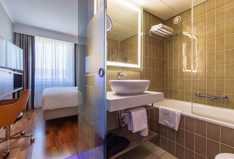 标准单人间, Radisson Blu , Basel