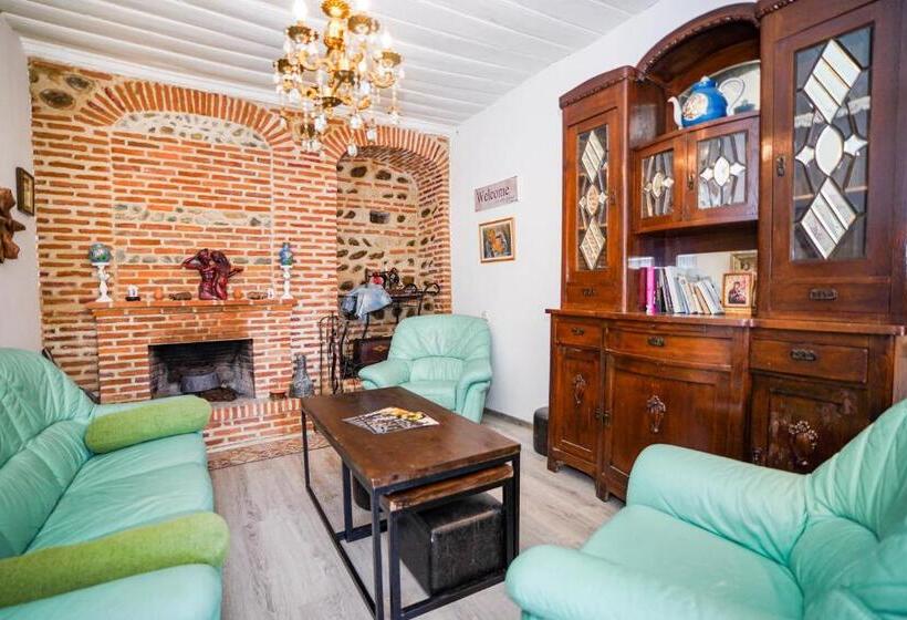 3 Bedroom Suite, Sighnaghi Art