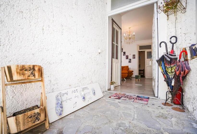 3 Bedroom Suite, Sighnaghi Art