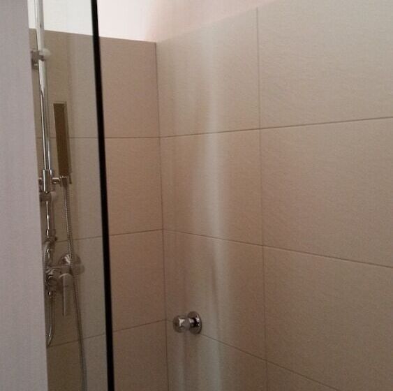 스탠다드 룸 공동 욕실, Gira Guest House