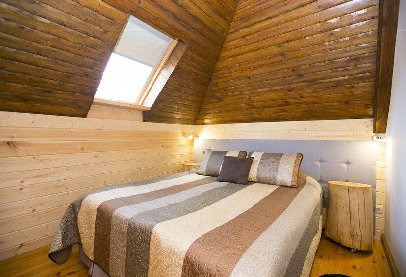 Семейный Номер, Cherepanovs' Guest House