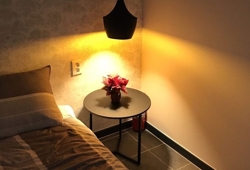 اتاق استاندارد, Capsule Hotel Goodstayinn