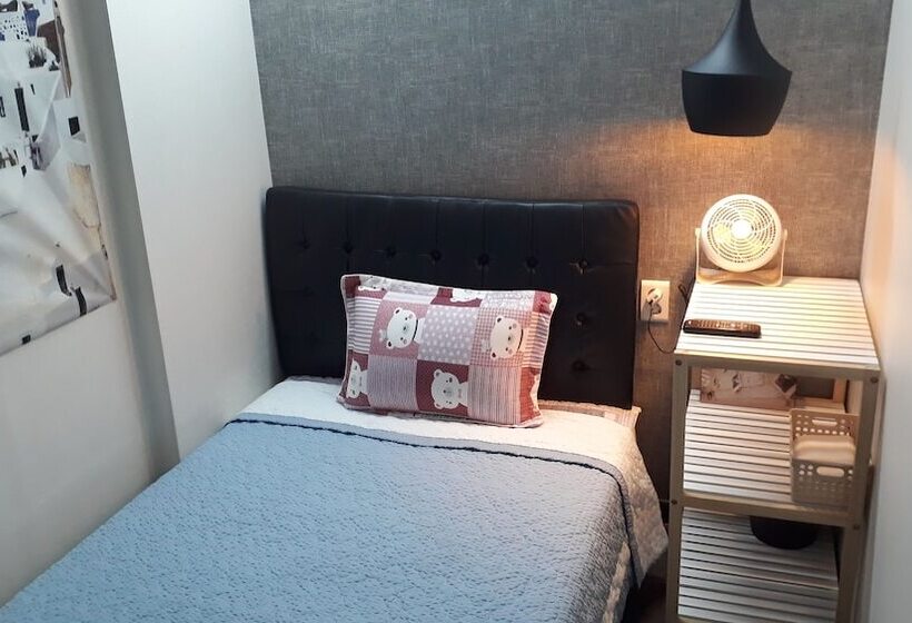اتاق استاندارد یک نفره, Capsule Hotel Goodstayinn