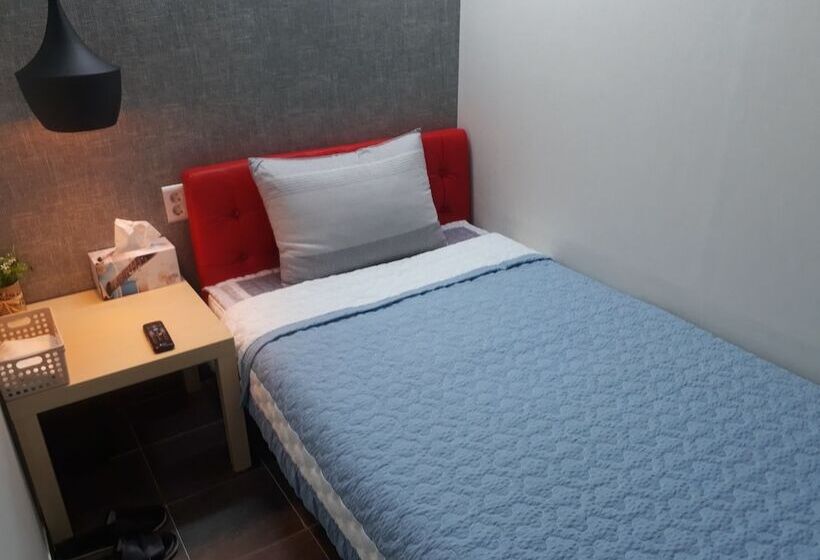 اتاق استاندارد یک نفره, Capsule Hotel Goodstayinn