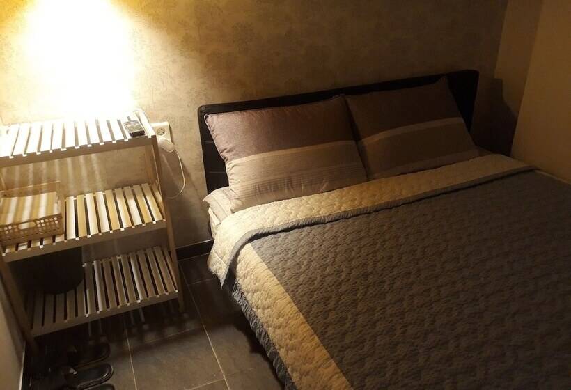اتاق استاندارد, Capsule Hotel Goodstayinn