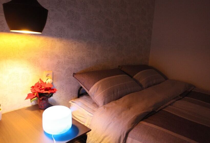 اتاق استاندارد, Capsule Hotel Goodstayinn
