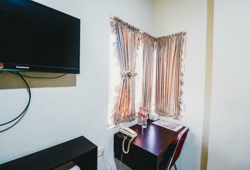 Номер Economy, Reddoorz Plus Near Mall Panakukang 2