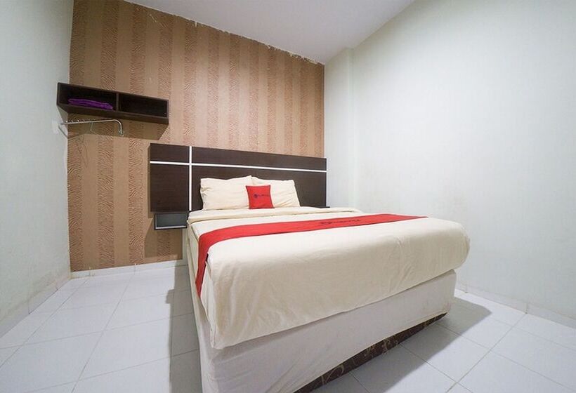 Номер Deluxe, Reddoorz Plus Near Mall Panakukang 2