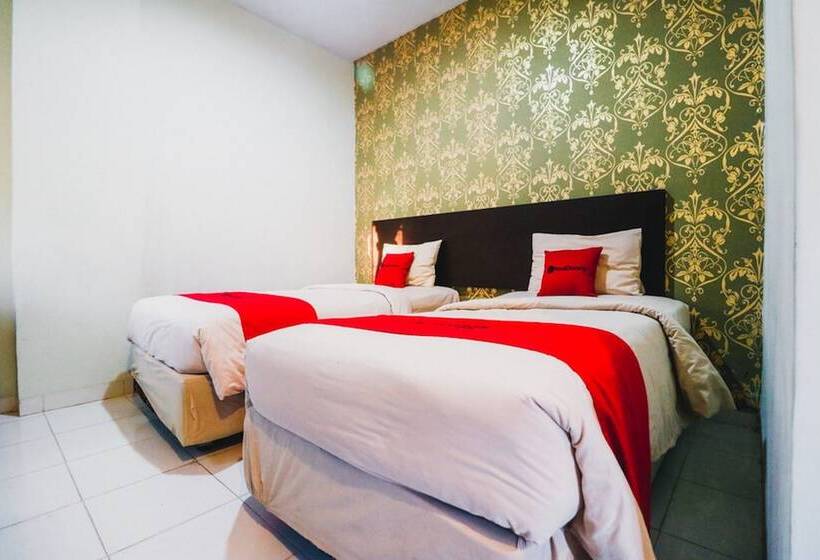Номер Deluxe, Reddoorz Plus Near Mall Panakukang 2