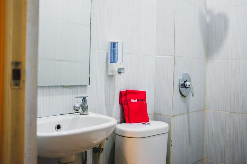 Номер Deluxe, Reddoorz Plus Near Mall Panakukang 2
