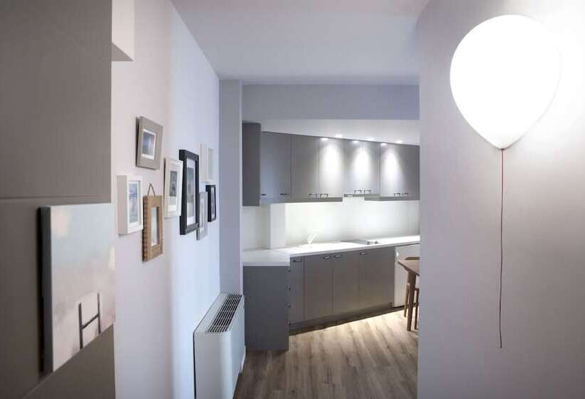 سوییت, Apollon Library Suites