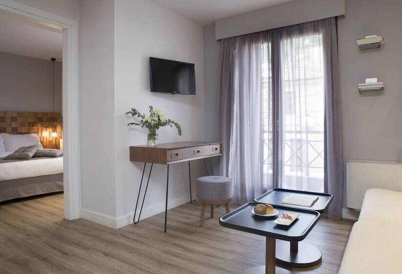 سوئیت پریمیوم, Apollon Library Suites