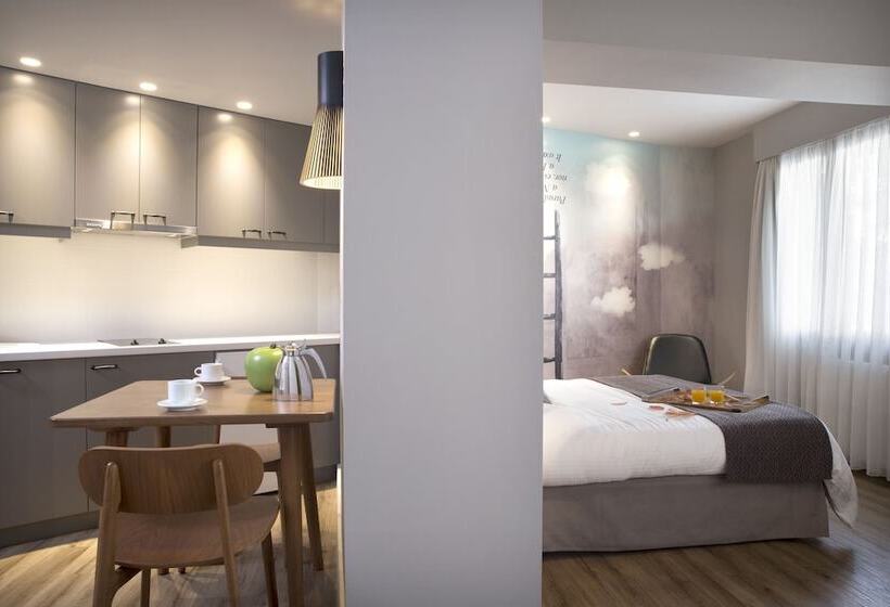 سوئیت پریمیوم, Apollon Library Suites
