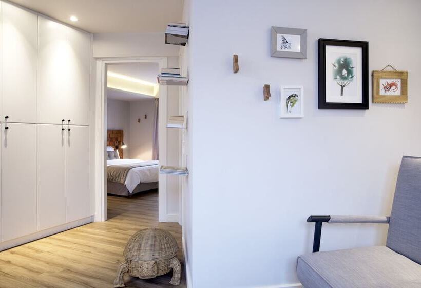 سوئیت پریمیوم, Apollon Library Suites