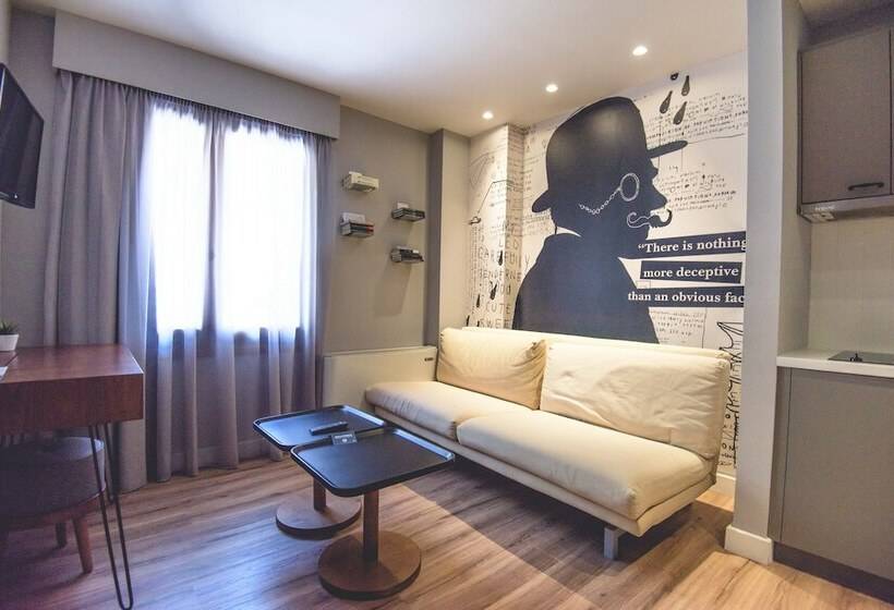 سوئیت پریمیوم, Apollon Library Suites