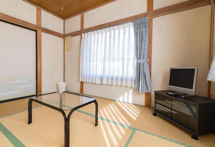 Economy Room Shared Bathroom, Chokiya