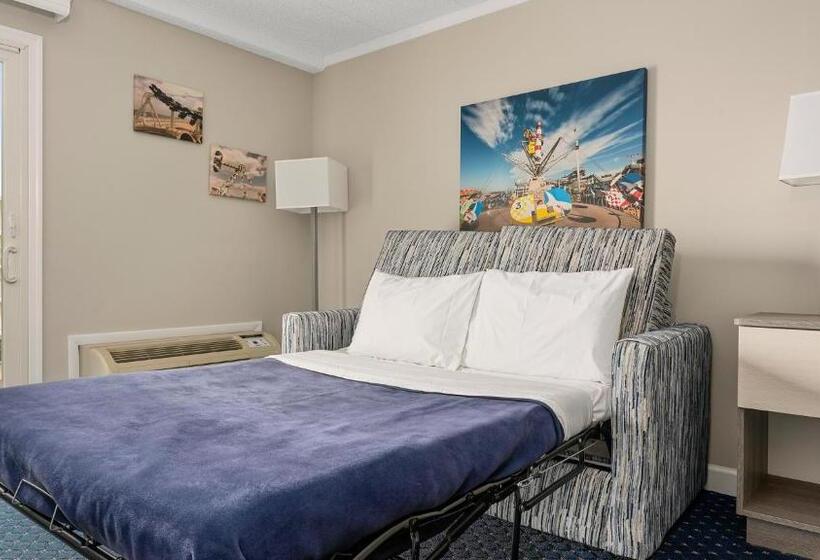 2 Bedroom Suite with Balcony, Adventurer Oceanfront Inn