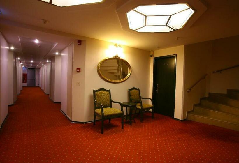 اتاق استاندارد سه نفره, Istanbul Royal