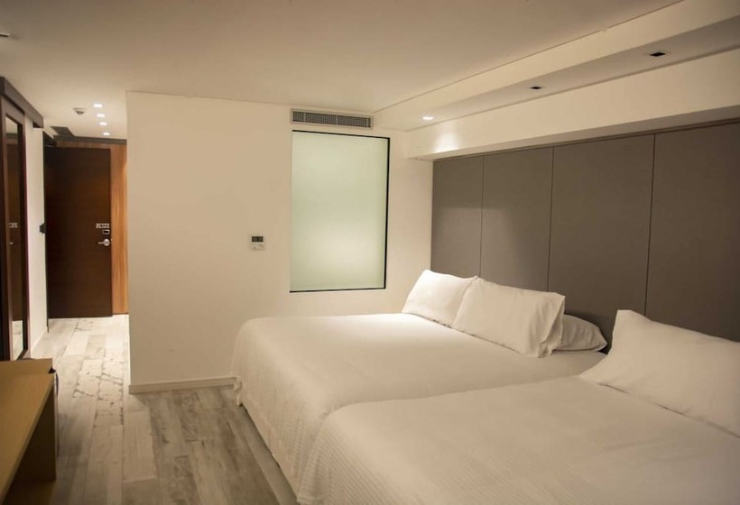 استودیوی استاندارد, La Capilla  Punta Del Este