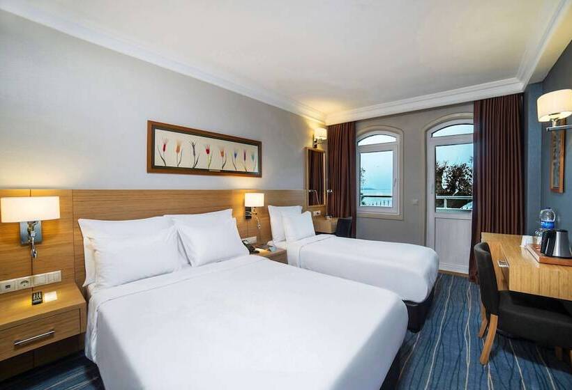 オーシャンビュースタンダードルームバルコニー付き, Radisson Hotel Istanbul Sultanahmet