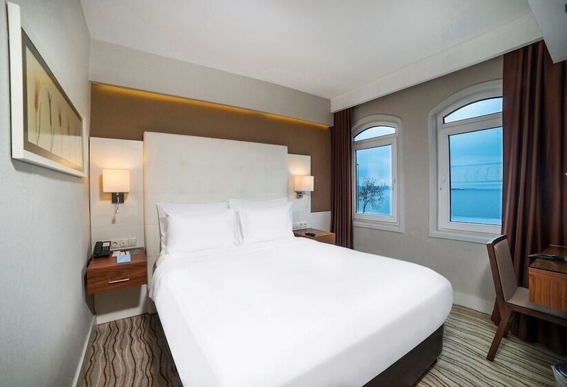バルコニーつきオーシャンビュースーペリアルーム, Radisson Hotel Istanbul Sultanahmet