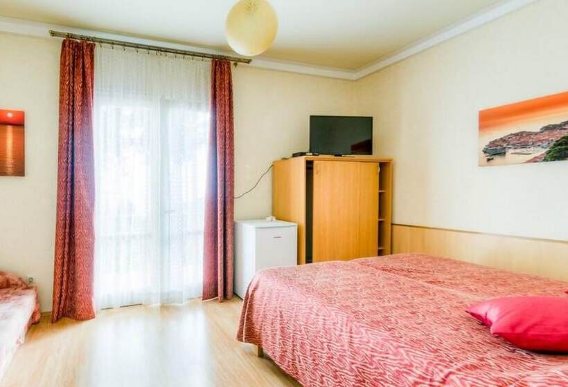 اتاق راحتی سه تخته, Guest House Villa Nina