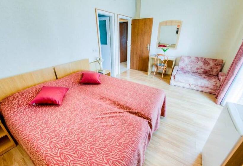 اتاق راحتی سه تخته, Guest House Villa Nina