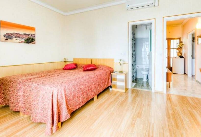 اتاق راحتی سه تخته, Guest House Villa Nina