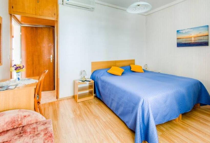 اتاق سه نفره سوپریور با چشم‌انداز دریا, Guest House Villa Nina