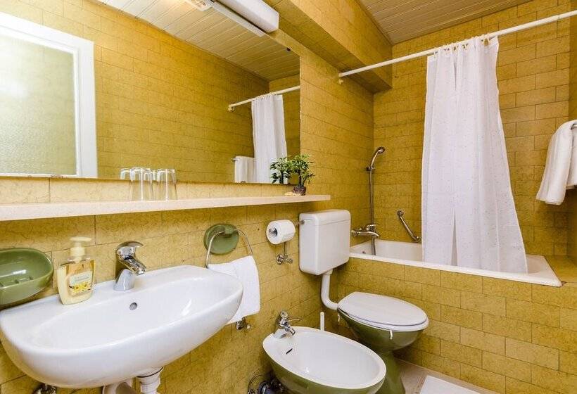 آپارتمان 2 خوابه با چشم‌انداز دریا, Guest House Villa Nina