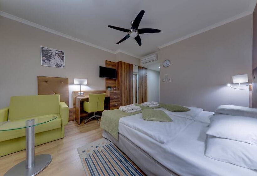 اتاق استاندارد با بالکن, Mineral Hotel Malinowy Raj