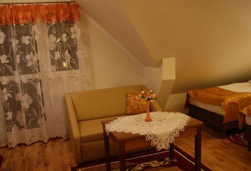 اتاق استاندارد چهار تخته, Pensjonat Zielone Wzgórze W Bolesławowie