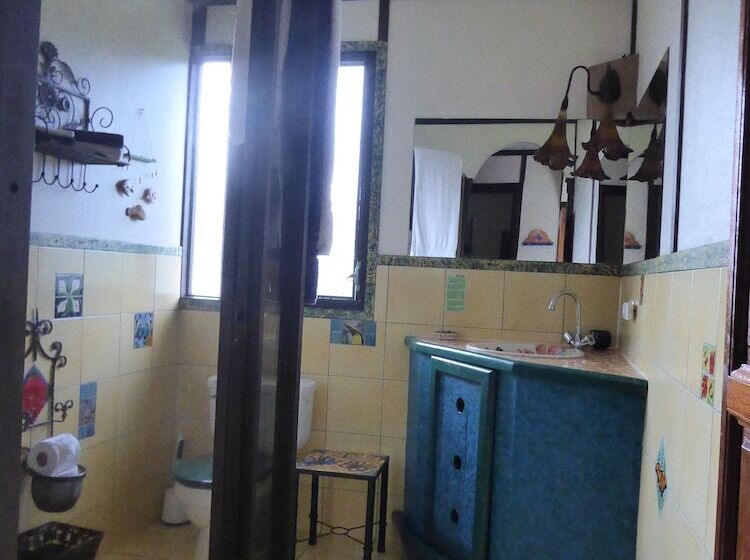 اتاق استاندارد با تخت دوبل, Lucky Bug B & B