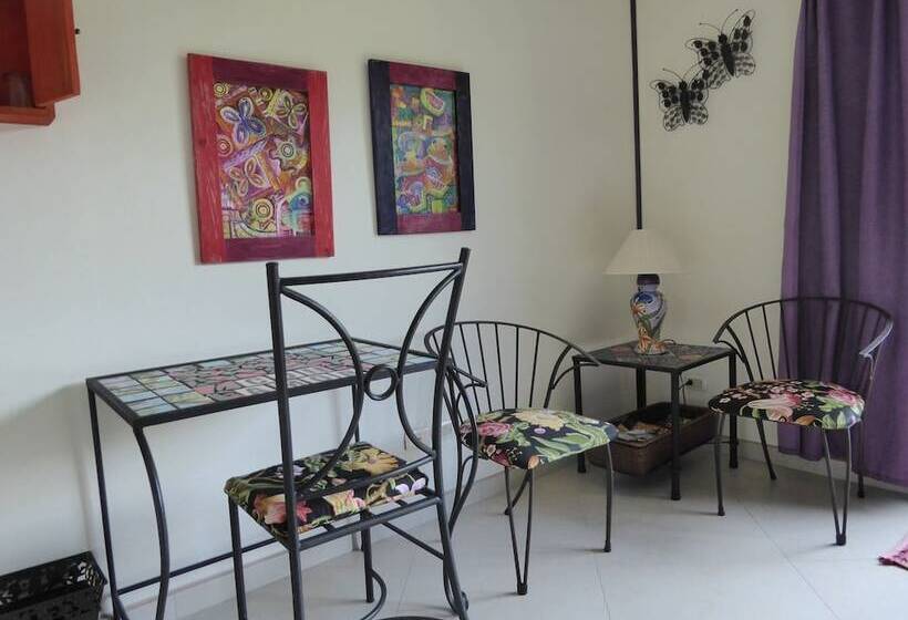 اتاق استاندارد با تخت دوبل, Lucky Bug B & B