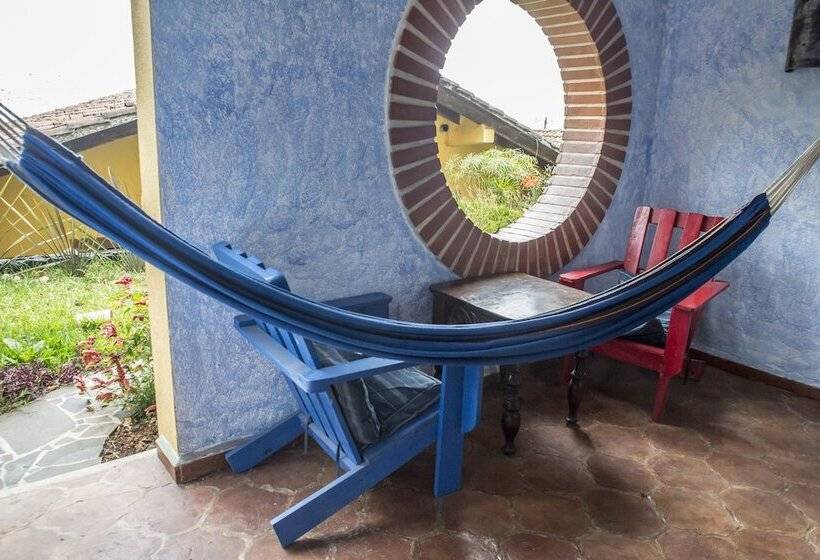 سوییت خانوادگی, La Iguana Perdida   Hostel