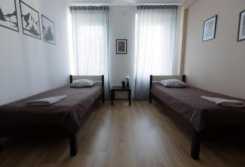חדר סטנדרט חדר אמבטיה משותף, Hidden Peak Guestrooms