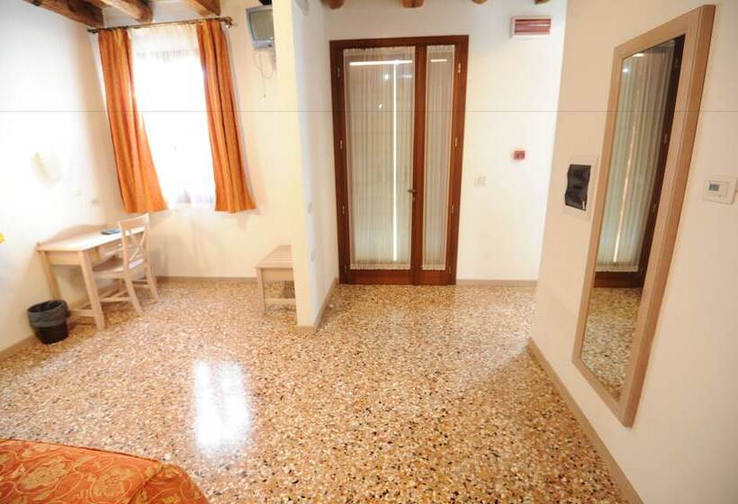 스탠다드 스튜디오, Agriturismo La Meridiana